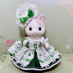 MOTHER DRESS Original hand-made clothes for Calico Critters doll - Wonderful white and green!
