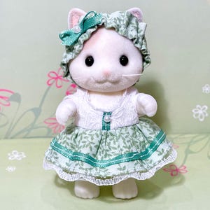 Vestido CAMISÓN para MADRE Ropa Calico Critters - ¡Hora de dormir verde y blanco!