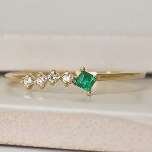 Solid Gold Emerald Band Ring, Emerald Eternity Wedding Ring, Valentines Gift, Dainty Emerald Stacking Ring, May Birthstone Ring