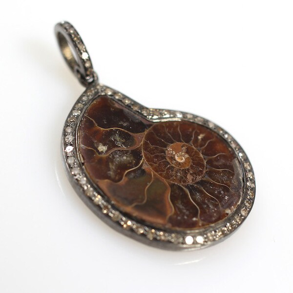 Ammoniet en Pave Diamond Pendant