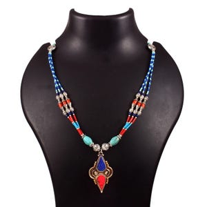 Collana vintage in corallo rosso tibetano, collana con turchese nepalese, collana in argento tibetano fatta a mano, collana tribale da donna