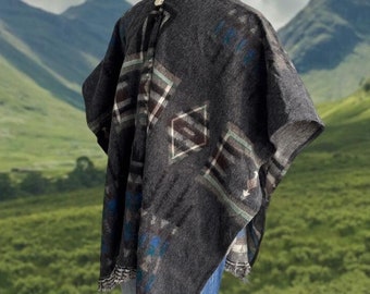 Alpaca Wool Poncho Gray Tribal Geometrical Pattern - Native Design - Hooded - Boho - Made by Indigenous Hands - Gift Idea