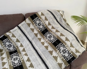 Handmade Geometric Alpaca Wool Blanket |  King Size | Luxury Throw | Handcrafted by Indigenous Hands | Gift idea