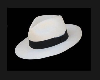 Genuine Panama Hat from Montecristi Ecuador - "Clásico" Fino fino - Highest quality hat of toquilla straw | Gift Idea