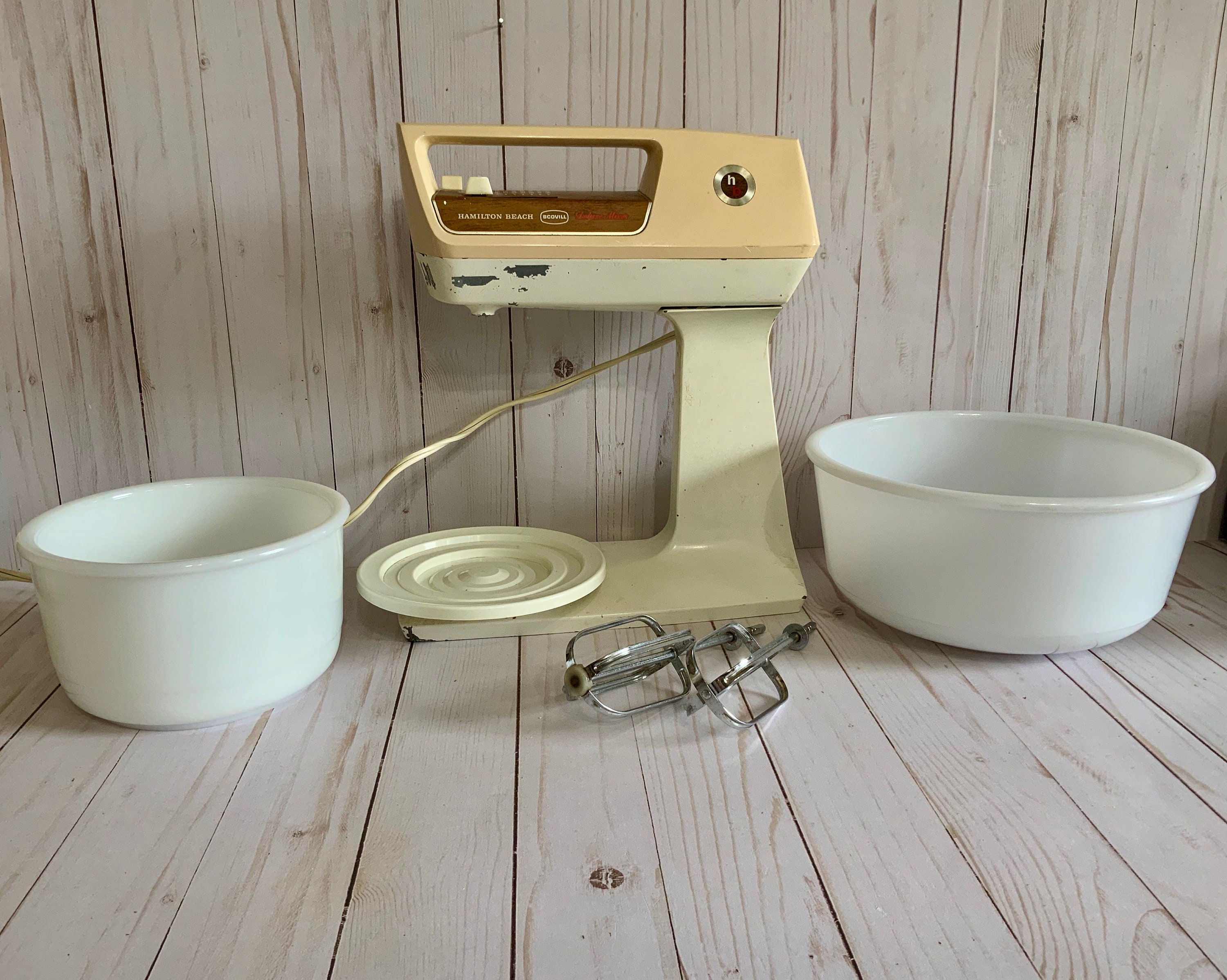 Vintage Hamilton Beach Scovill Deluxe Mixer With Glass Bowl 