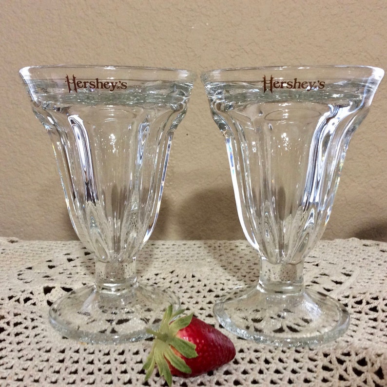 Sherbet Sundae Cups Parfait Pair of Retro Soda Fountain Glasses