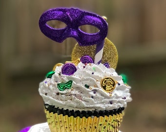 Fake Mardi Gras cupcakes with Glitter Mask, Crowns