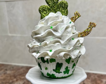 Fake St. Patrick's Day Cupcakes/Luck of the Irish