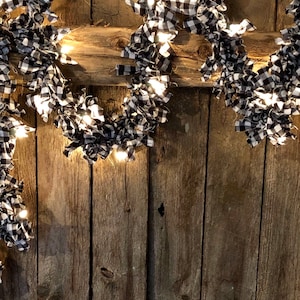 35 Light Buffalo Check Homespun Garland