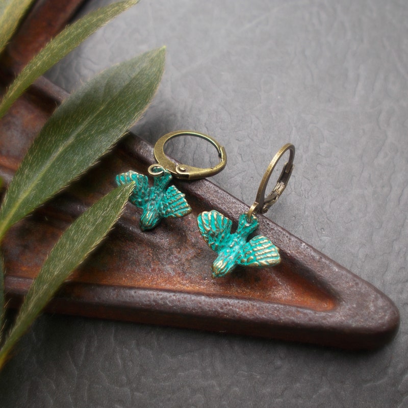 Simple leaf bird earrings