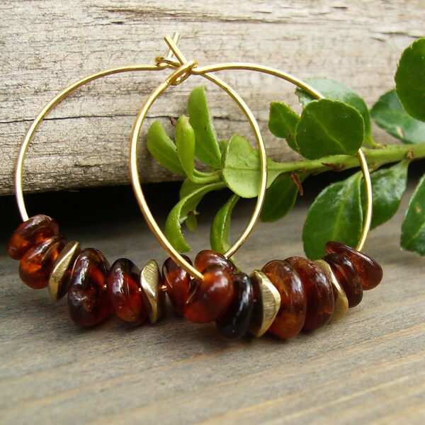Aretes de granate, piedra preciosa roja naranja, aretes de oro, pendientes, contemporáneos, moda, joyas de granate, enero Birthstone Idea de regalo