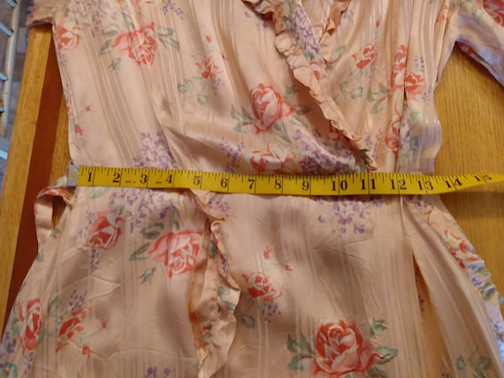Needs Repair Antique 1940's Satiny Robe Dressing … - image 8