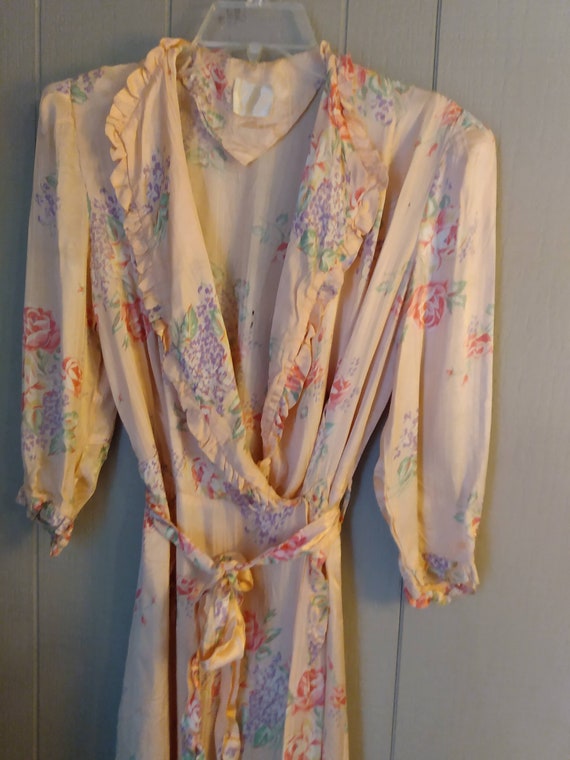 Needs Repair Antique 1940's Satiny Robe Dressing … - image 3