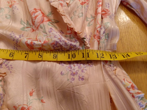 Needs Repair Antique 1940's Satiny Robe Dressing … - image 7