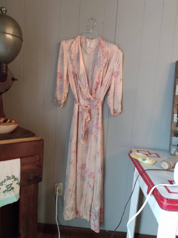 Needs Repair Antique 1940's Satiny Robe Dressing … - image 2