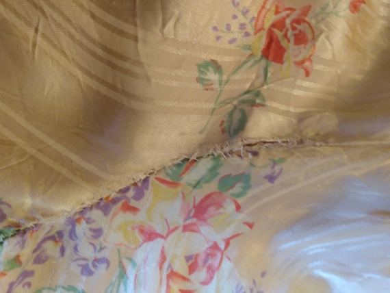 Needs Repair Antique 1940's Satiny Robe Dressing … - image 9