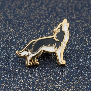 Wolf Mini Pin