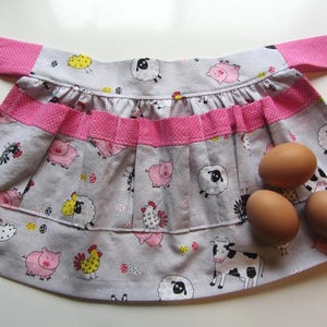 Child&#39;s Farm Friends Egg Collecting Apron