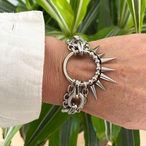 Layered spike charm and O ring silver bracelet in stainless steel for women - Chunky texture chain multi layer bracelet - Gift for her