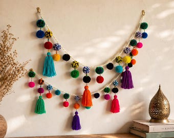 Guirnalda Peruana Grande de Pompones y Borlas | Decoración Colgante de Pared Boho | Bandera Étnica Hecha a Mano para Habitación Infantil