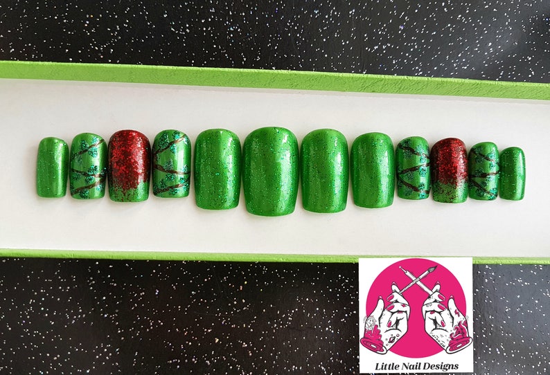 Poison Ivy Hand Painted False Nails  Cosplay  Halloween  image 1