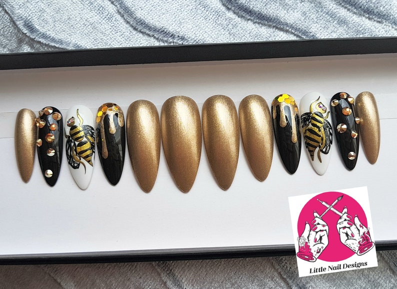 Honey Bumble Bee  Hand Painted False Nails  Wasp  Little image 0
