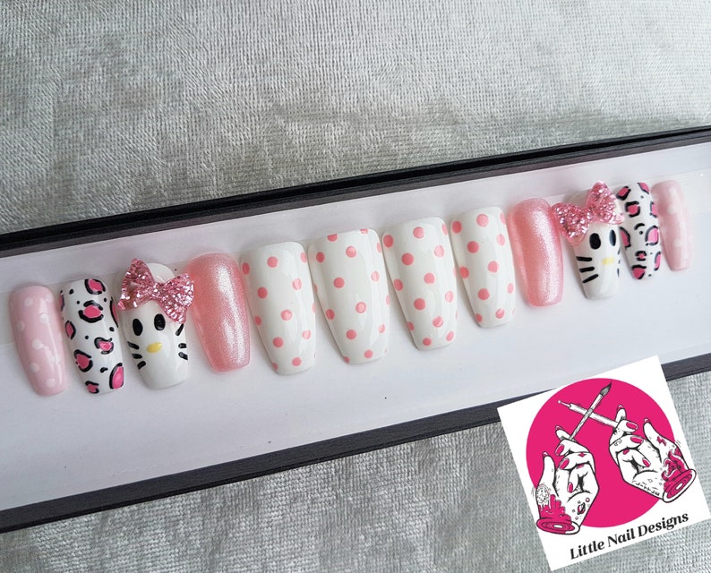 Hello Kitty False Nails Pink and White  Bow Charm  Cute image 0