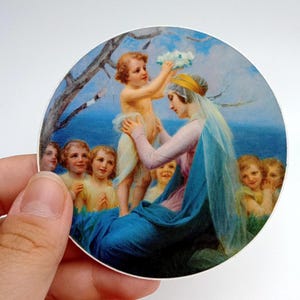 Nouveau ! Sticker Couronnement de Marie par Jésus – 3 po. rond – par Enrique M. Vidal – Vinyle de haute qualité