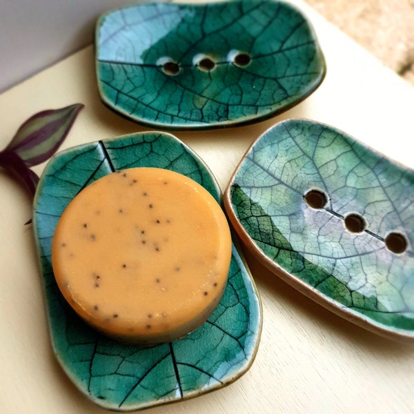 Avocadoblatt-Seifenhalter, Seifenschale aus grüner Keramik und Crackle-Glas, Geschenkset-Option, handgefertigt in Großbritannien