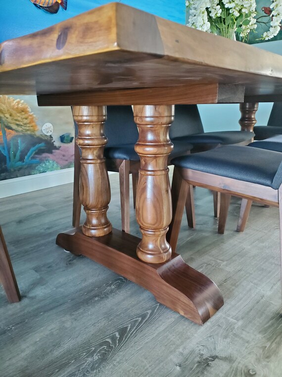 Balustrade dining outlet table legs