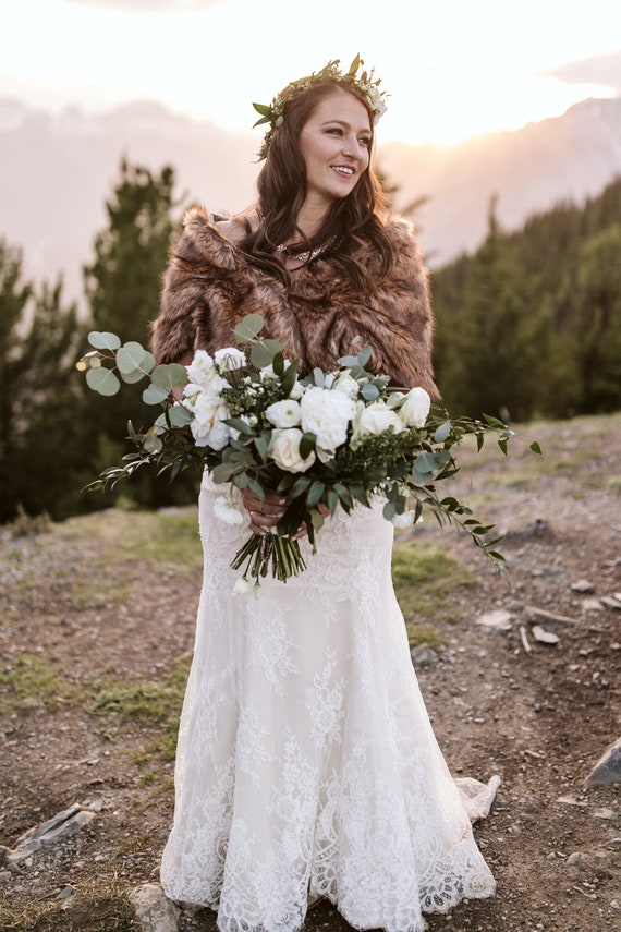 bridesmaid faux fur shawl