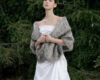 Brautjungfernschal aus silber-grauem Kunstfuchsfell für Winterhochzeiten | Brautschal Grau
