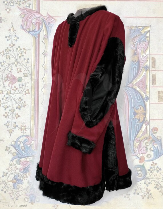 Medieval Men's Robe With Natural Fur 