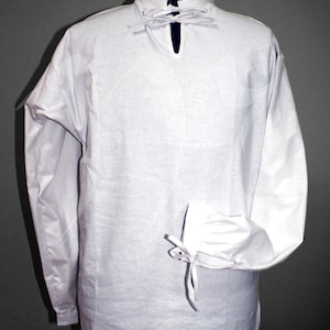 Renaissance men&#39;s shirt, Elizabethan underclothing, basic garment, 16th-17th centuries