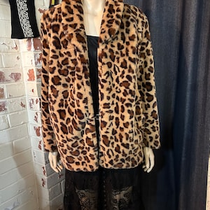 Jas met luipaardprint van imitatiebont