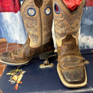 Kids vintage Ariat boots