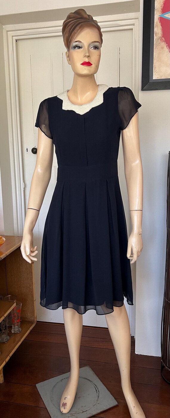alannah hill black dress Vintage Style Silk Dress: Hill, Pearl Collar (aus Size 10) YGroup_colourway-underground How to Dress for Color:BORDO
