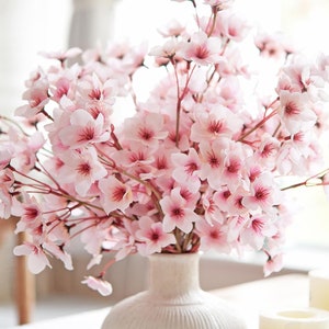 本物そっくりの人工ブラッシュピンクの桜の茎、家の装飾、結婚式、イベント用のシルクフラワー10本、高さ1.3フィート、FiveSeasonStuff製
