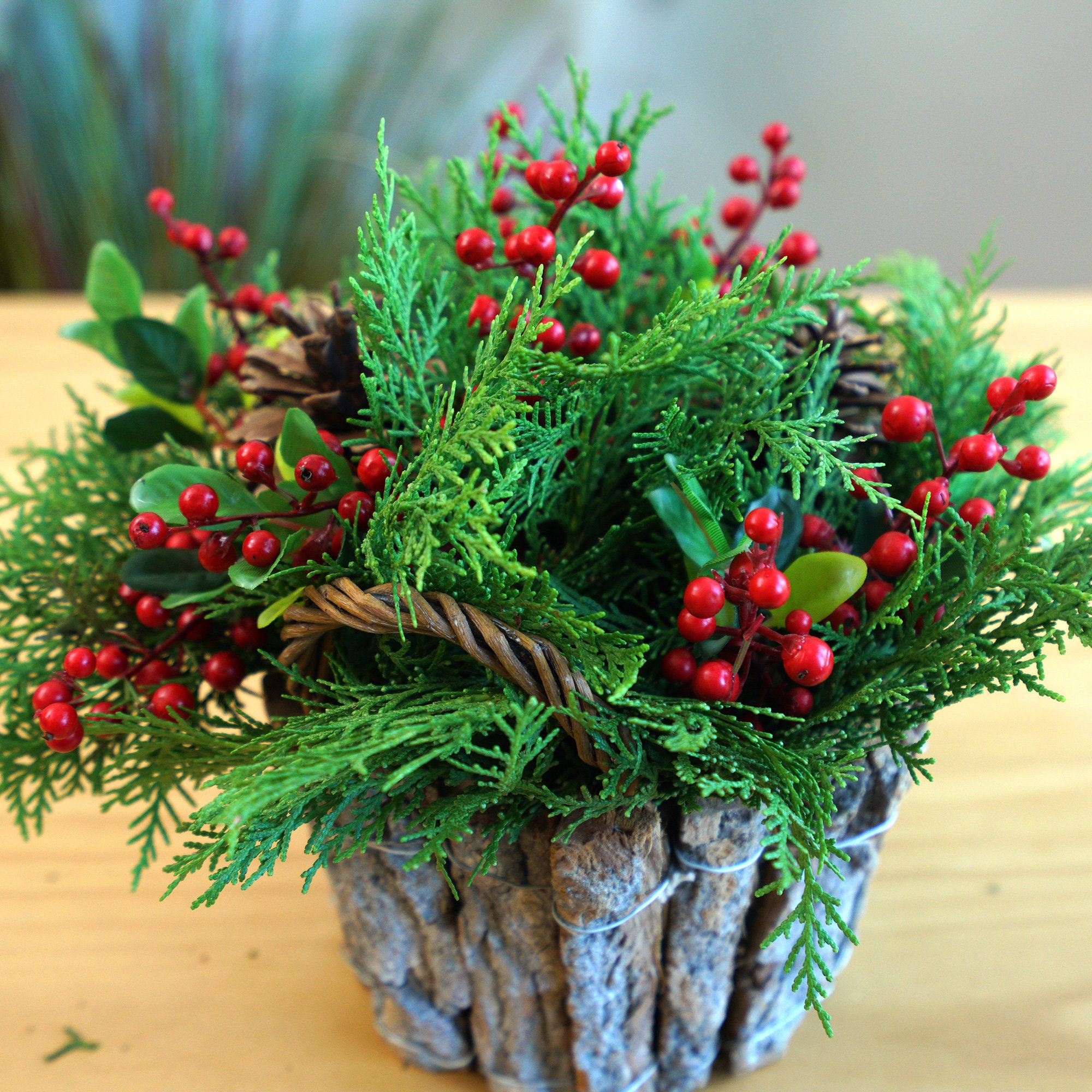 Gilded Frosted Red Berry Stems  Flower arrangements, Seasonal flowers,  Floral arrangements