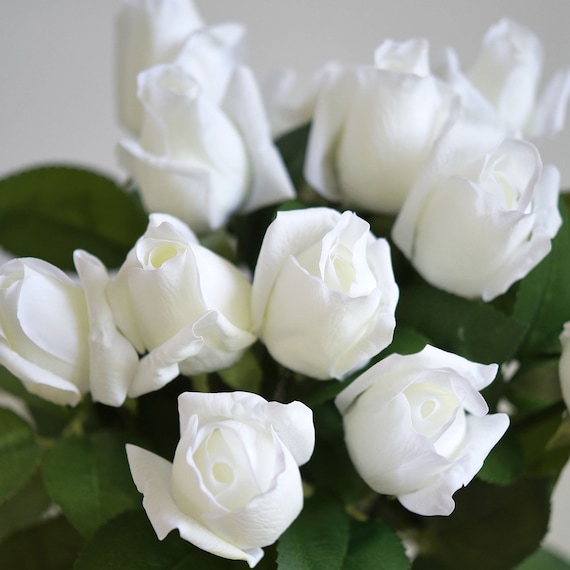 Weiße Rosenknospenstielen: Echte Note Kunstblumen