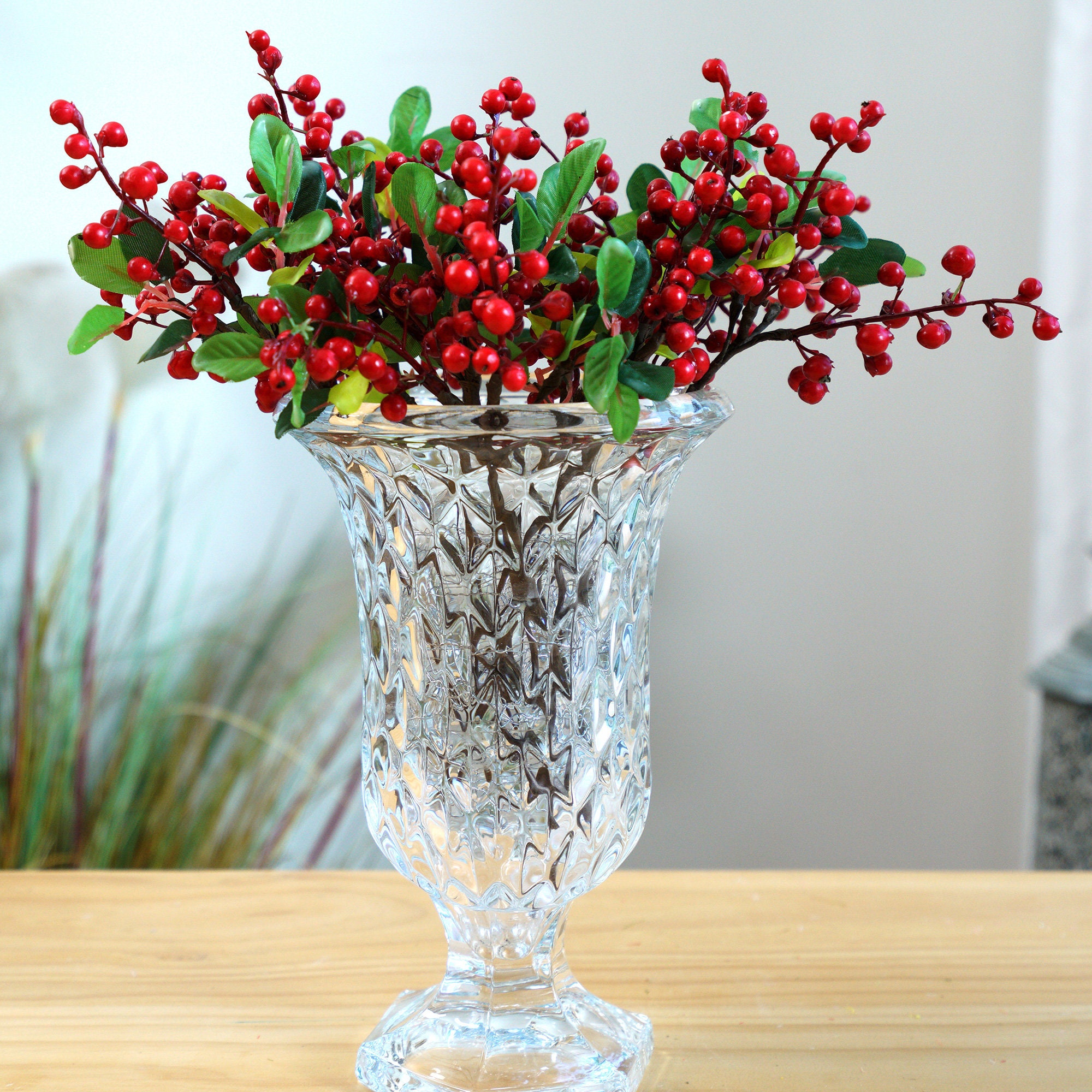 Festive Joyful Artificial Holly Red Berry Stems for the Holidays: Set –  FiveSeasonStuff