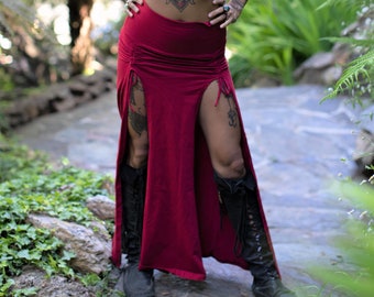 Jupe fendue prêtresse - Cosplay elfique elfe dominatrice Burning Man Sexy Festival Boho Noralina Noralina feu rouge cramoisi