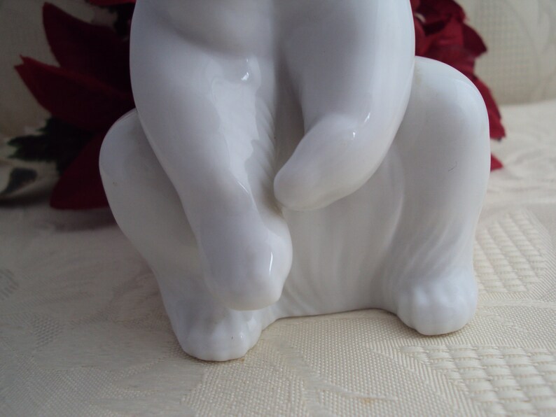 Lladro Resting Polar Bear Polar Bear Figurine Sculptor Juan Huerta Spanish Porcelain