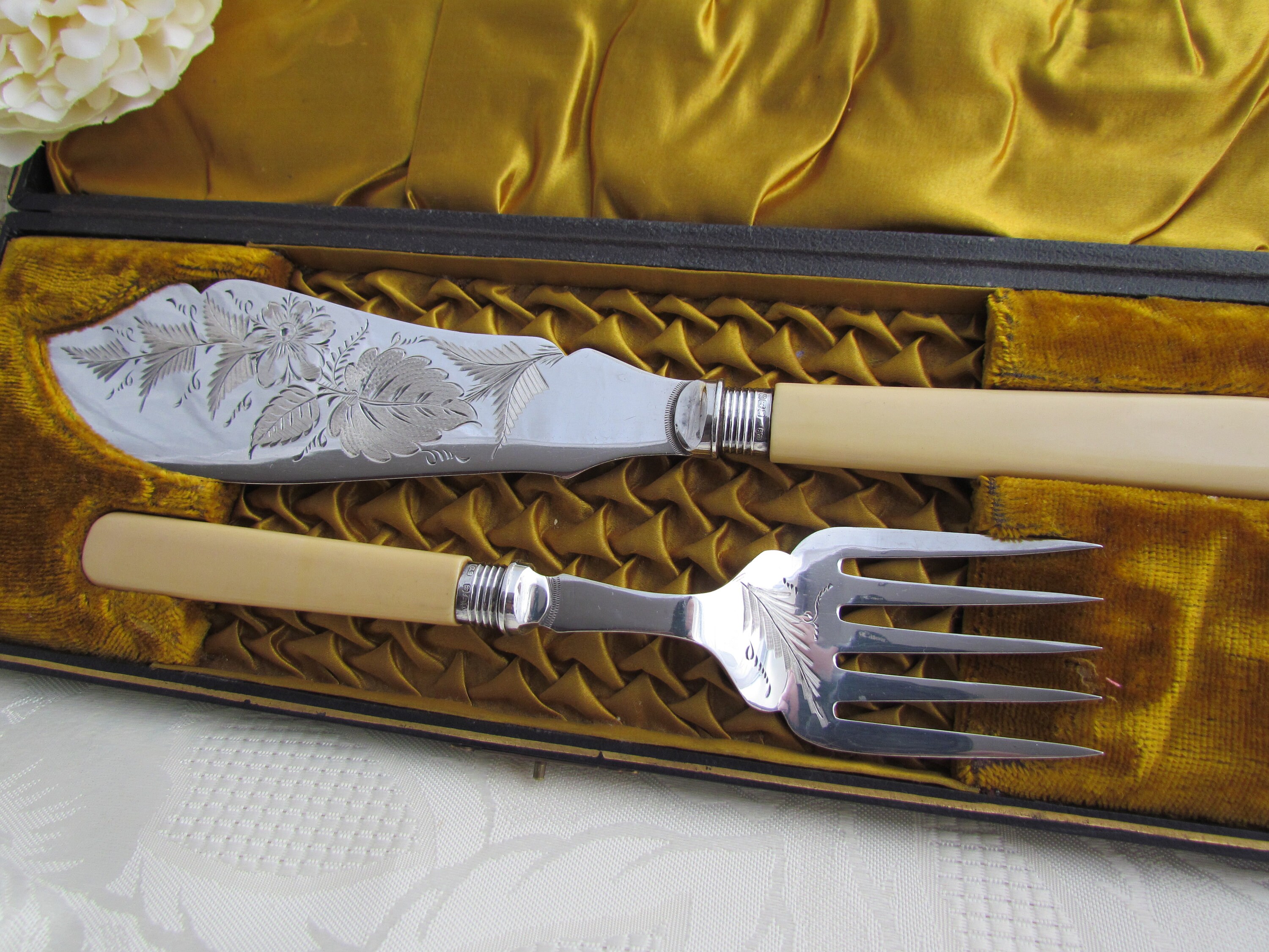 Boxed Hallmarked Silver Collars Antique Silver-plated Fish Servers Set