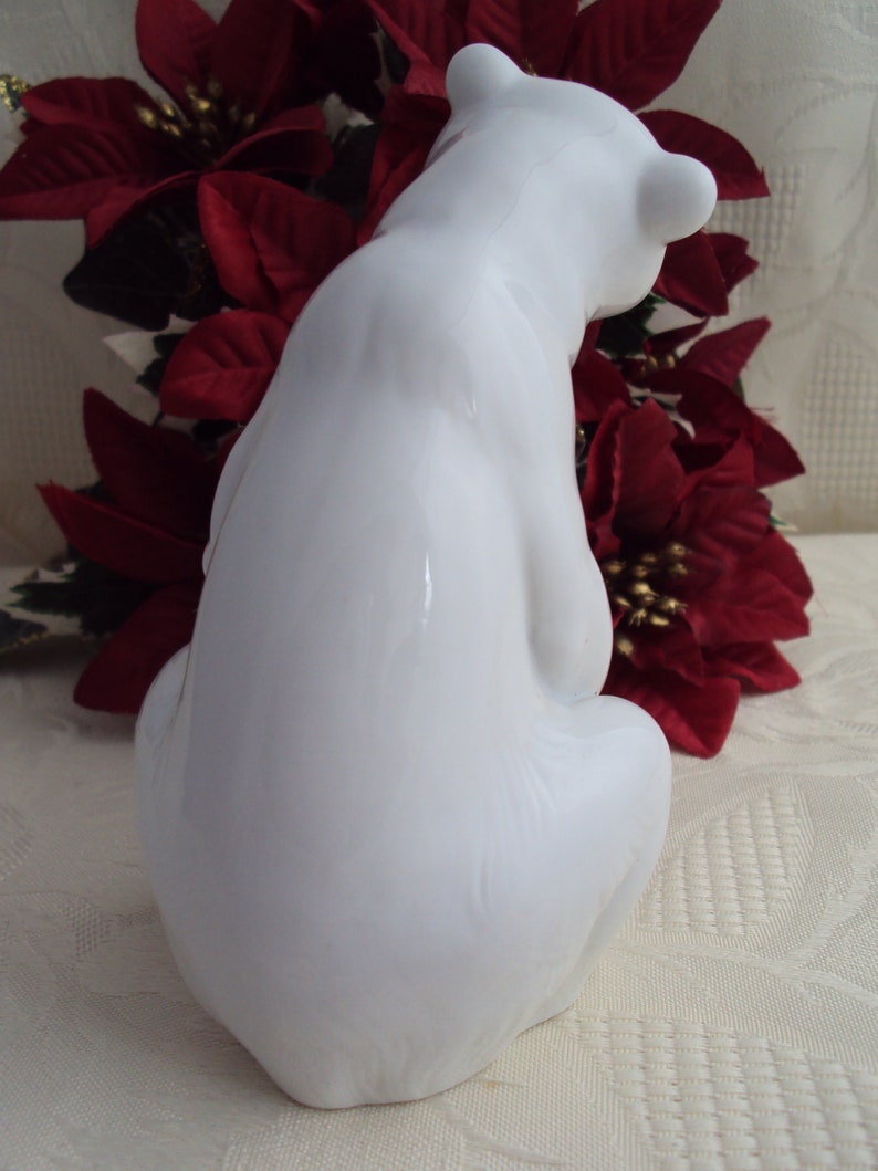 Lladro Resting Polar Bear Polar Bear Figurine Sculptor Juan Huerta Spanish Porcelain