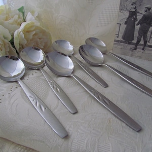 Vintage Oneida Community Stainless Steel - Will O Wisp (Venetia) Pattern - Set of 6 Soup Spoons - circa 1960&#39;s