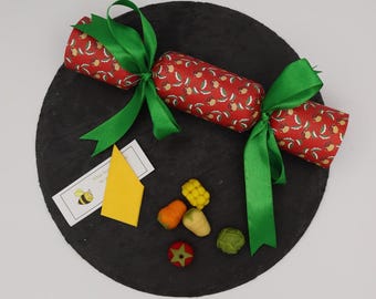 Marzipan Sweet Filled Christmas Crackers - Pulling Crackers - Fill Your Own - Red Robin And Holly Design