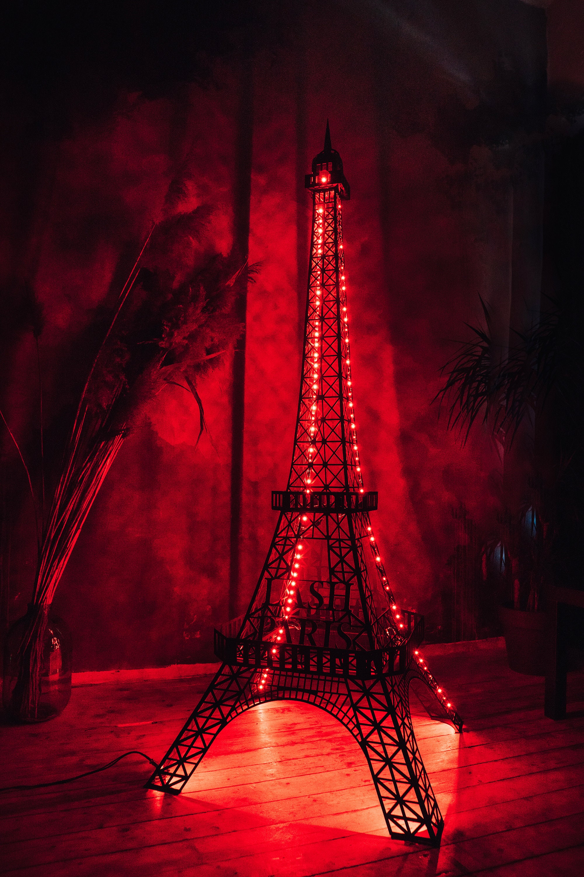 Giant LED Eiffel Tower for Outdoor Indoor Decoration - China LED