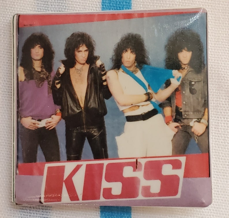 80s KISS 1.5 pin button C032
