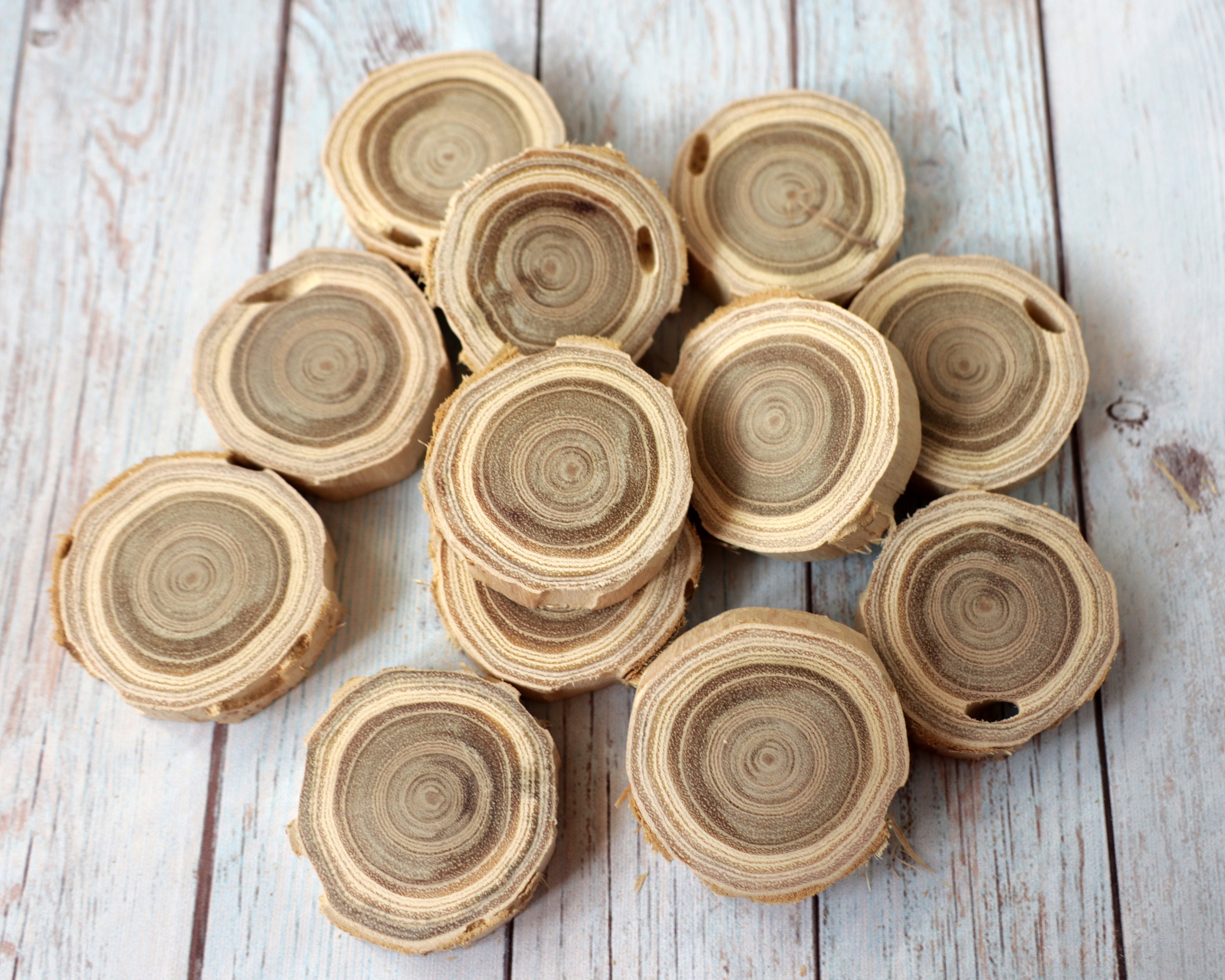 Natural Pine Wood Rounds Unfinished Wood Slices With Bark Log